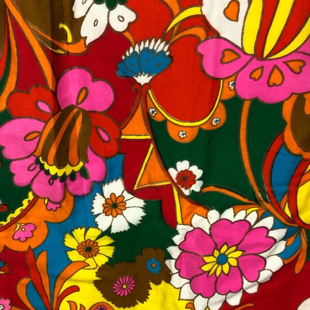 Vintage Floral Hawaiian Dress - Picture 7 of 11